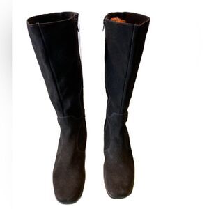 #131 LA CANADIENNE Tall Suede Boots NWT